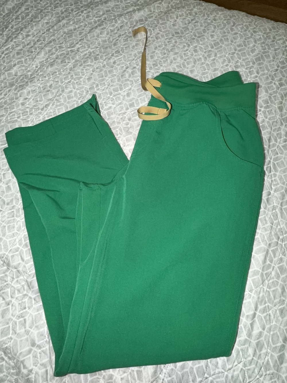 Figs Women's Scrub Top and Pants Set in Green - Picture 2 of 5